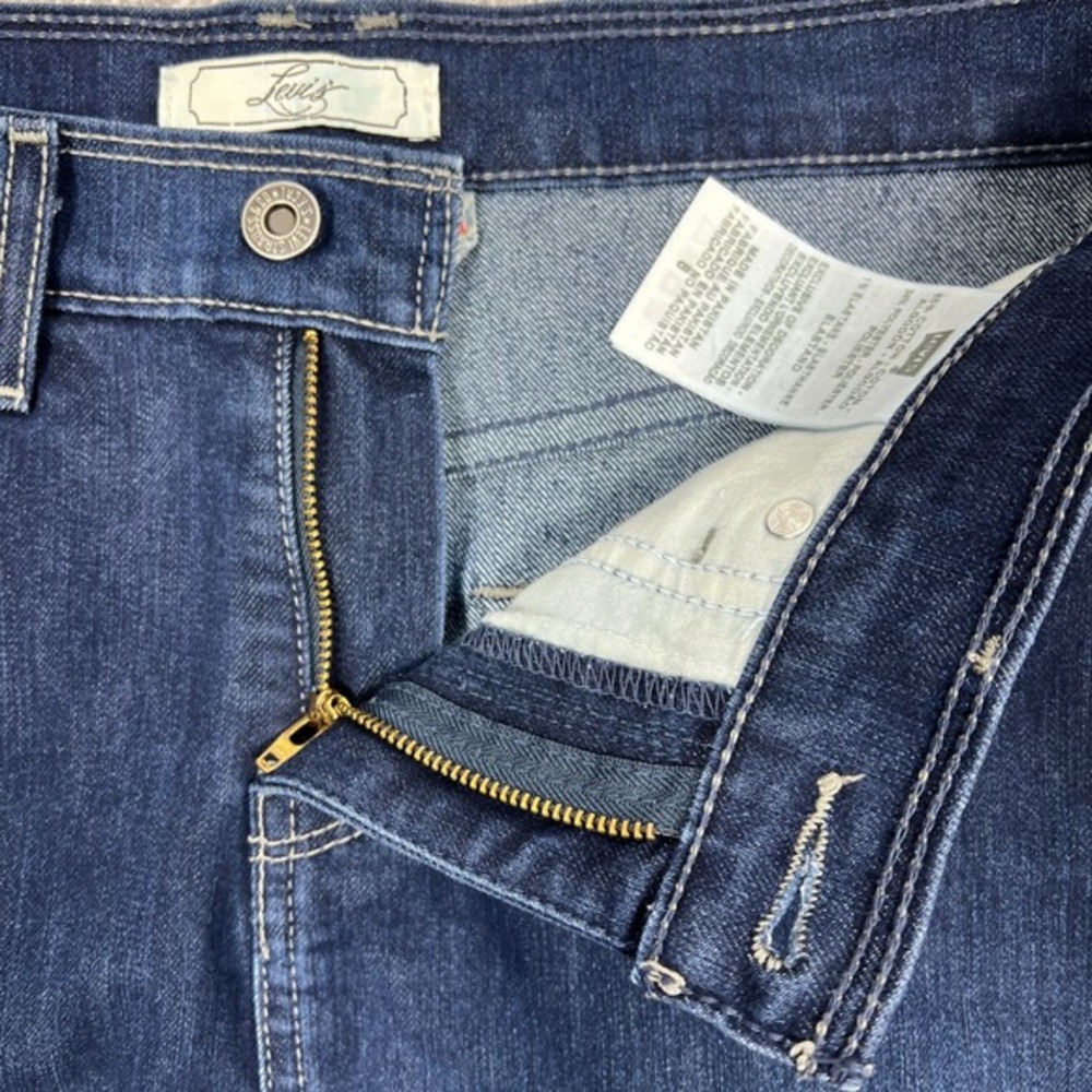 Levis Denim Jean Pencil Skirt Sz 8 Dark Wash Stretch 2010s Classic Trendy Grunge - Picture 3 of 11